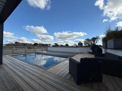 Piscine de l'établissement la maison de la mer ou située à proximité