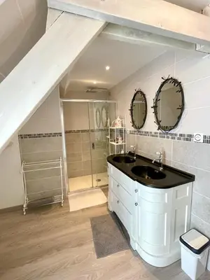 Salle de bains dans l'établissement Longere des sources