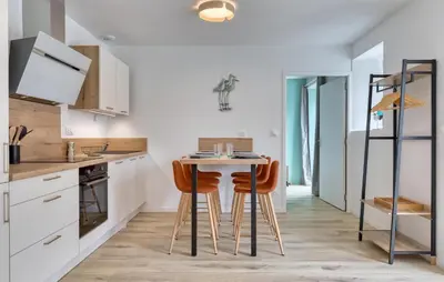 Cuisine ou kitchenette dans l'établissement Gite Gouville Sur Mer