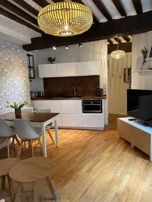 Cuisine ou kitchenette dans l'établissement Cœur de Caen, charme ancien & confort moderne