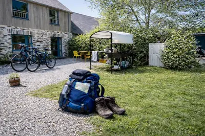 Jardin de l'établissement Chambre double Esquinandra dans une maison, idéale randonneurs et cyclistes - GR223