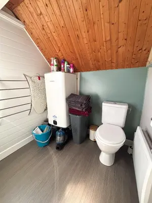 Salle de bains dans l'établissement Chalet moderne 6 pers avec piscine l'été