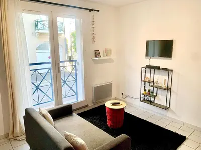Télévision ou salle de divertissement dans l'établissement La Cabane de Riva Bella