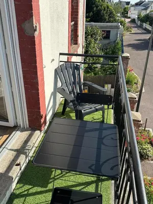 Balcon ou terrasse dans l'établissement T2 avec balcon à 5 mn à pied de la mer
