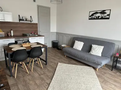 Coin salon dans l'établissement T2 avec balcon à 5 mn à pied de la mer