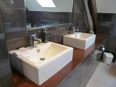 Salle de bains dans l'établissement Luxury rural farmhouse retreat ideal for families with a jacuzzi hot tub
