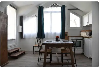 Cuisine ou kitchenette dans l'établissement STUDIO entrée de plage-parking gratuit