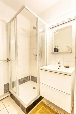 Salle de bains dans l'établissement Apartment Douillet