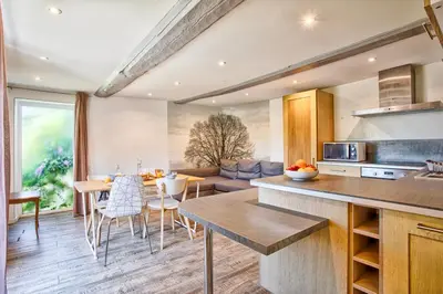 Cuisine ou kitchenette dans l'établissement Charmant T2 avec jardin et Parking - 5 min de Bayeux