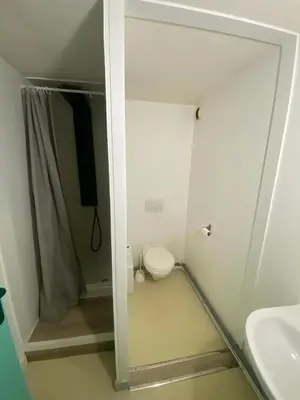 Salle de bains dans l'établissement Studio cosy à Cherbourg-en-Cotentin - 15 m²