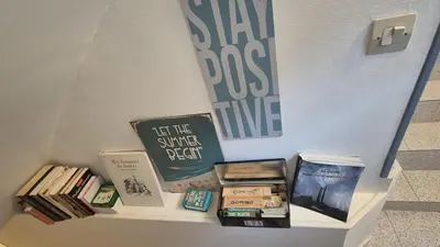 Bibliothèque dans l'appartement