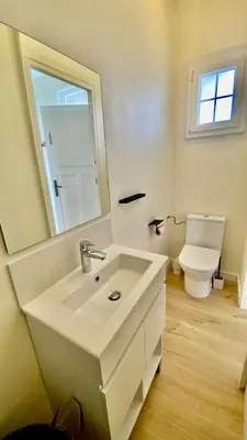 Salle de bains dans l'établissement La Proue, charmante maisonnette proche de la plage