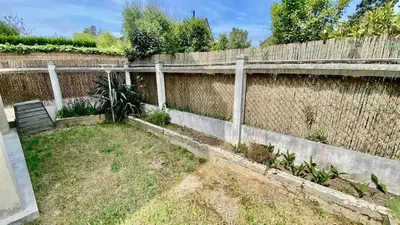 Jardin de l'établissement La Proue, charmante maisonnette proche de la plage