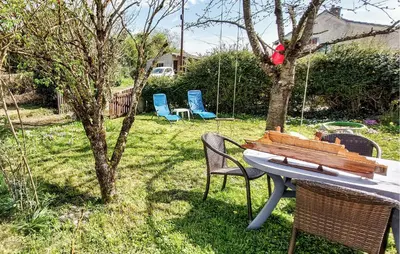 Jardin de l'établissement 2 Bedroom Amazing Home In Janville