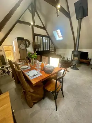 Coin salon dans l'établissement Le pressoir d'Elise Domaine de Valmeray