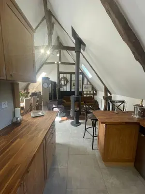 Cuisine ou kitchenette dans l'établissement Le pressoir d'Elise Domaine de Valmeray