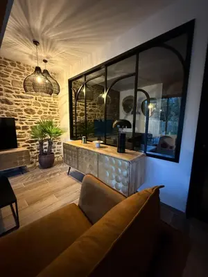 Coin salon dans l'établissement ECRIN DE CHARME 4 étoiles Jacuzzi privé 2 pers