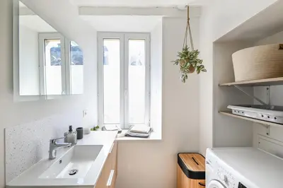 Cuisine ou kitchenette dans l'établissement A Fleur de Quai - Vue sur le port