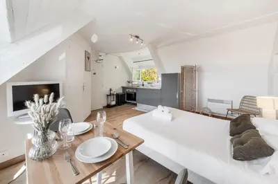 Coin salon dans l'établissement Bord de l'eau 5 - Studio - Sea view