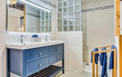 Salle de bains dans l'établissement 2 Bedroom Gorgeous Apartment In Carentan