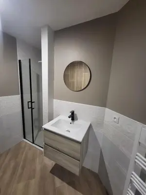 Salle de bains dans l'établissement Appartement rez-de-chaussée