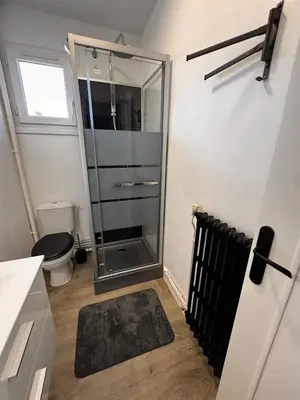Salle de bains dans l'établissement appartement 2 pièces