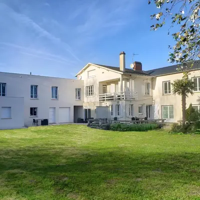 Jardin de l'établissement BEAU DUPLEX 80 m2 100 metre de la plage