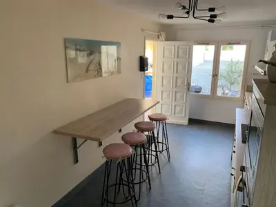 Cuisine ou kitchenette dans l'établissement Maison a 150m de la mer