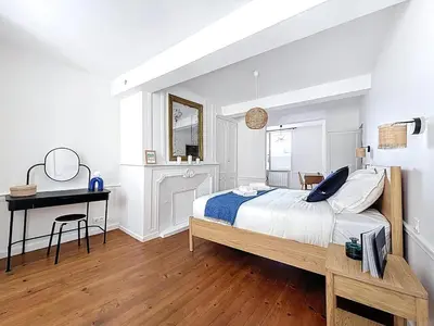 Un ou plusieurs lits dans un hébergement de l'établissement La Rose du Roc - Maison 4 niveaux, terrasse vue mer