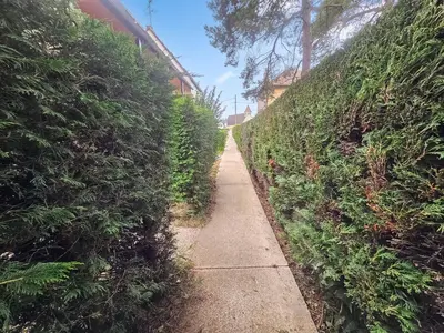 Jardin de l'établissement F2 cosy avec balcon