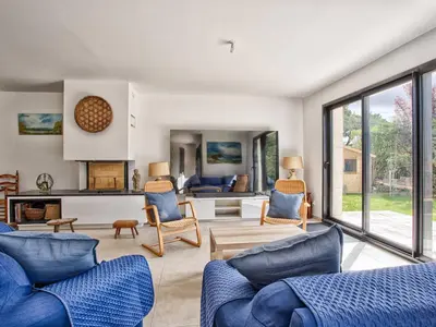Coin salon dans l'établissement Maison Moderne et Spacieuse à 50m de la Plage pour 12 personnes - FR-1-788-86
