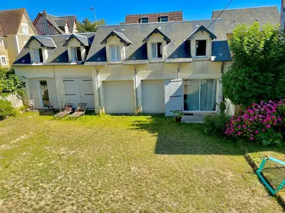Jardin de l'établissement Bel appartement lumineux Cabourg - 30 m de la mer - Jardin