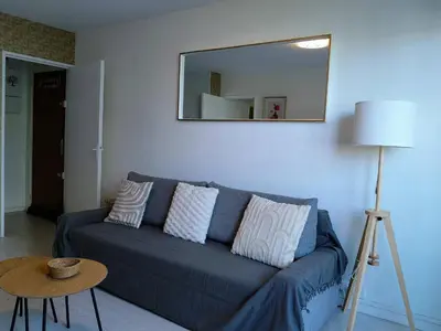 Coin salon dans l'établissement Calme et Cosy, T2 refait à neuf en Juillet 2025