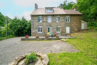 Jardin de l'établissement La Maison de Montsecret - Maison paisible pour 6p