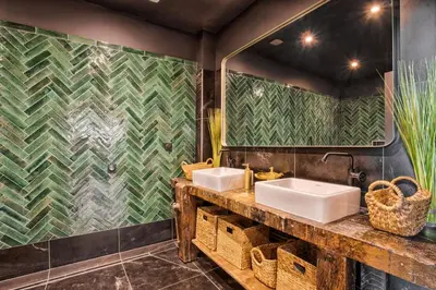 Salle de bains dans l'établissement Le Gite du Domaine Constant - Loft Style Industriel Chic - jardin & espace jeux