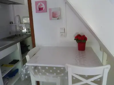 Cuisine ou kitchenette dans l'établissement Cottage in Central Bayeux