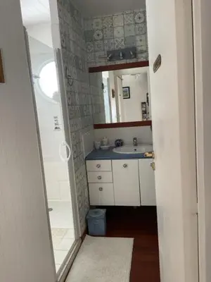 Salle de bains dans l'établissement L'effet mer