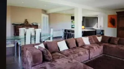 Coin salon dans l'établissement Villa moderne à 200m de la mer avec jardin clos