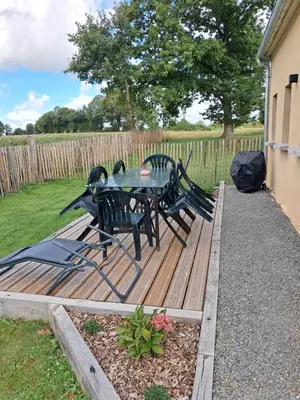 Jardin de l'établissement Gîte entre terre et baie,20min du Mont-St-Michel wifi