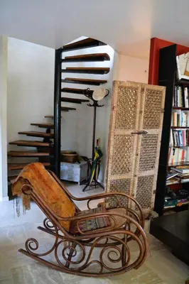 Bibliothèque dans la villa