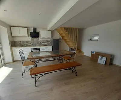 Cuisine ou kitchenette dans l'établissement Gîte