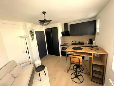 Cuisine ou kitchenette dans l'établissement 2 pièces Cosy avec parking privé
