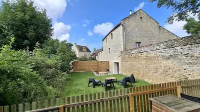 Jardin de l'établissement Le Seizième gîte 4 pers entre Caen et la mer