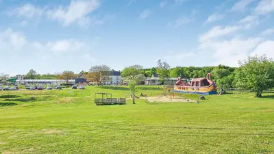 Aire de jeux pour enfants de l'établissement Yatra Van