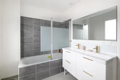 Salle de bains dans l'établissement Bienvenue - 500 m de la plage