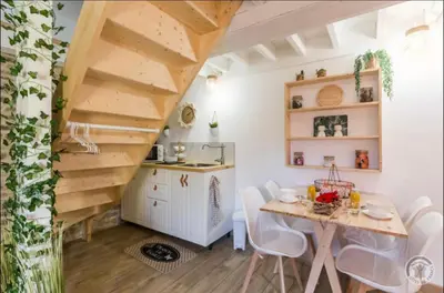 Cuisine ou kitchenette dans l'établissement Le refuge de l'hortensia 2