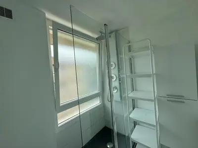 Salle de bains dans l'établissement Appartement Hérouville