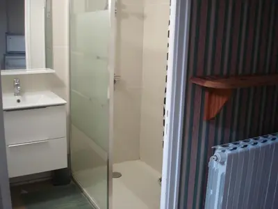 Salle de bains dans l'établissement Appartement Baie du Mont Saint Michel