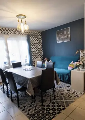 Coin salon dans l'établissement Bel Appartement Lumineux, 70m2, 3 Chambres, Proche Zénith et Hippodrome de Caen