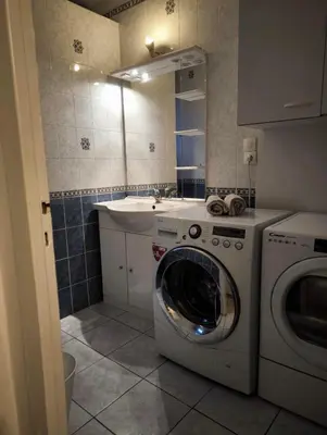 Cuisine ou kitchenette dans l'établissement Bel Appartement Lumineux, 70m2, 3 Chambres, Proche Zénith et Hippodrome de Caen